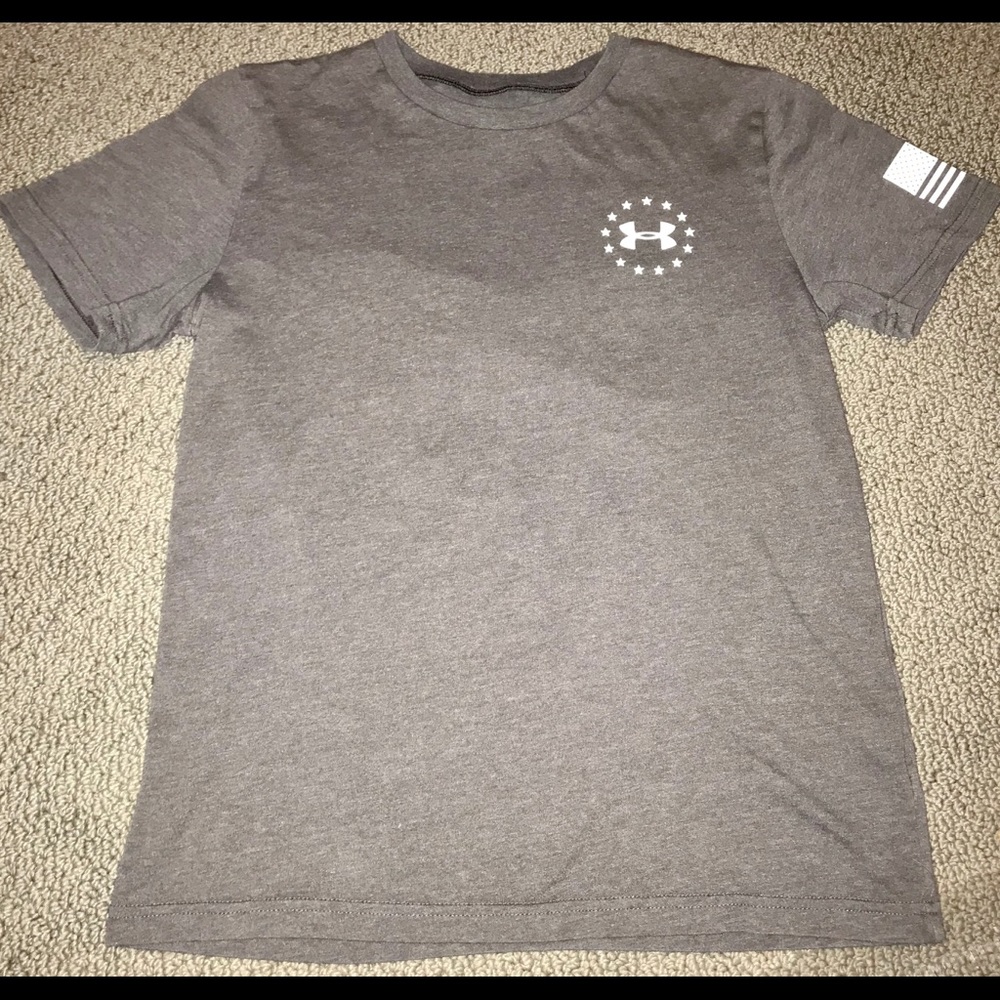 Boys Under Armour  T shirt. Like new